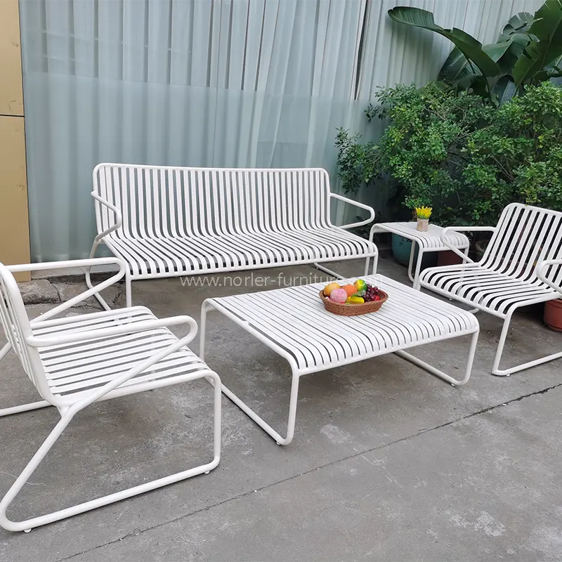 I divani da esterno possono essere lasciati fuori in inverno?