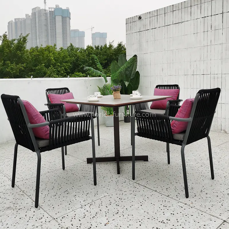 Perché scegliere un tavolo da pranzo e sedie da esterno con struttura in alluminio per la vita moderna nel patio