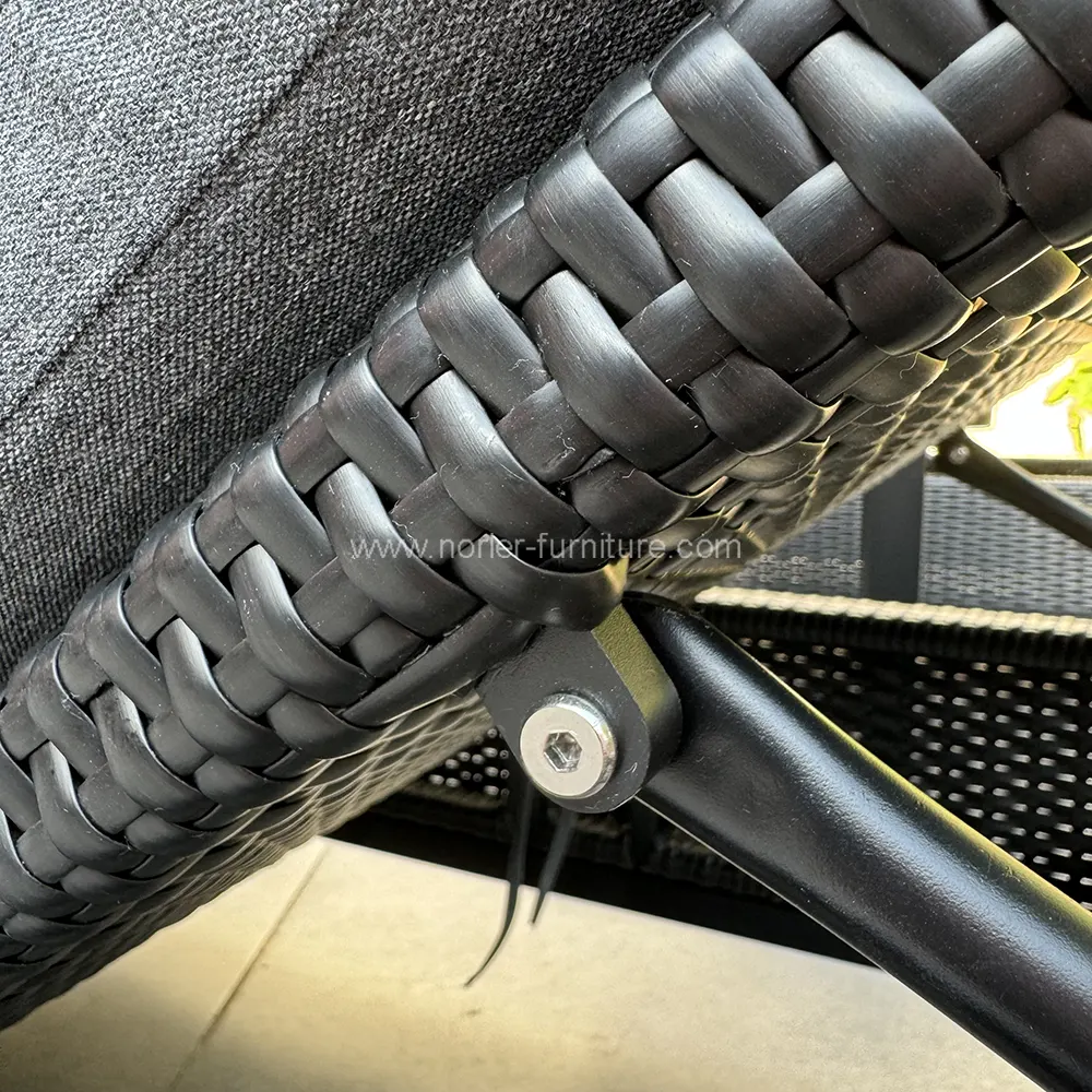 Latest High-End Hand Woven Rattan Sun Lounger