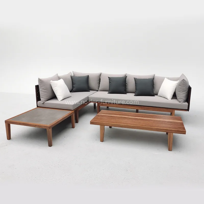 Moderno divano intrecciato in telaio in legno di teak esterno