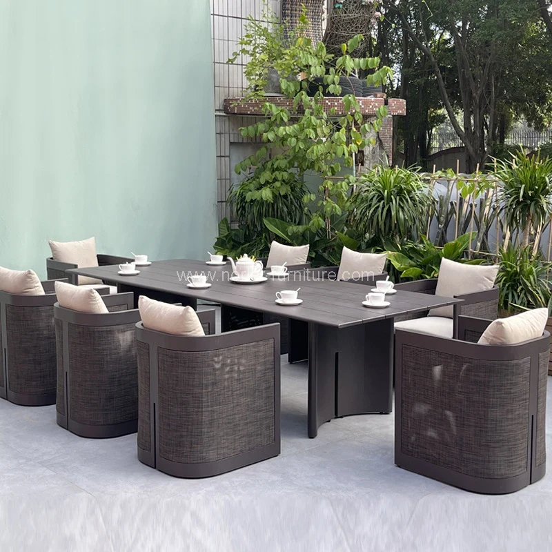 Alluminio esterno con set da pranzo di tessilene