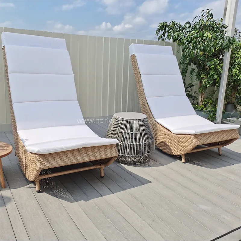 Telaio in alluminio per il tempo libero esterno PE Rattan Sun Lounger